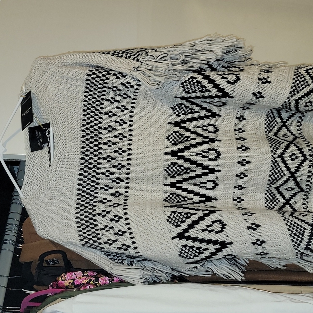 Sweater - Picture 3 of 3